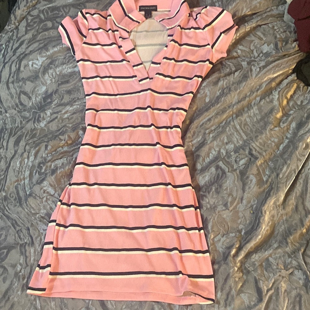 I got this dress from street wear society and it’s a medium.